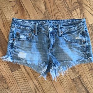 American Eagle Jean Shorts (Size: 4)